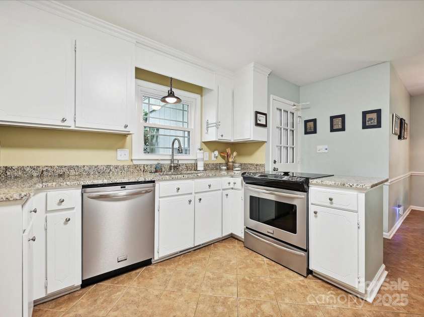 2911 Butter Churn Lane, Matthews, NC 28105.  MLS# CAR4260813, YatesRealty ID 15130. 