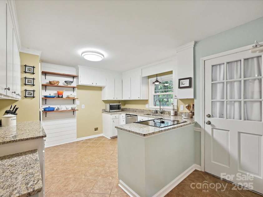 2911 Butter Churn Lane, Matthews, NC 28105.  MLS# CAR4260813, YatesRealty ID 15130. 
