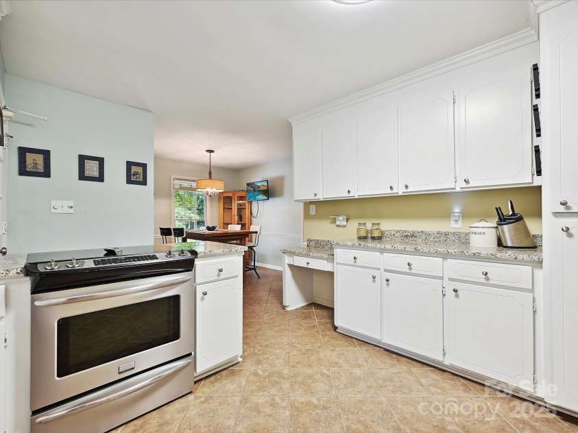 2911 Butter Churn Lane, Matthews, NC 28105.  MLS# CAR4260813, YatesRealty ID 15130. 