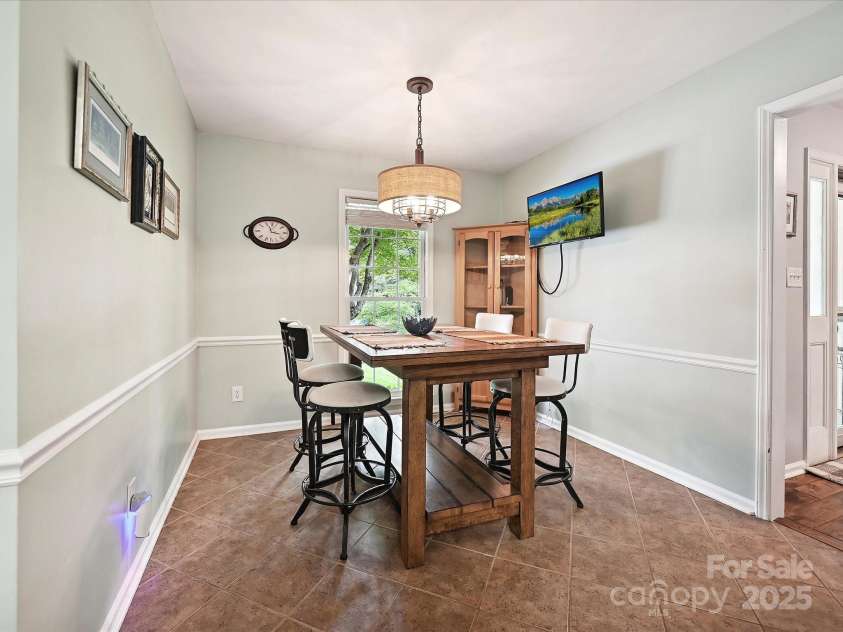 2911 Butter Churn Lane, Matthews, NC 28105.  MLS# CAR4260813, YatesRealty ID 15130. 