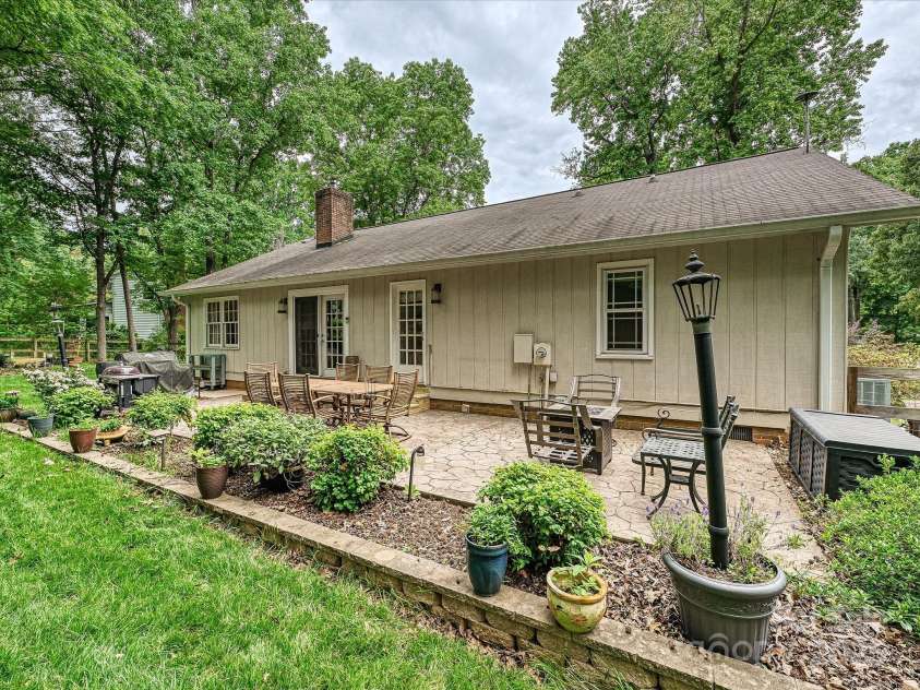 2911 Butter Churn Lane, Matthews, NC 28105.  MLS# CAR4260813, YatesRealty ID 15130. 
