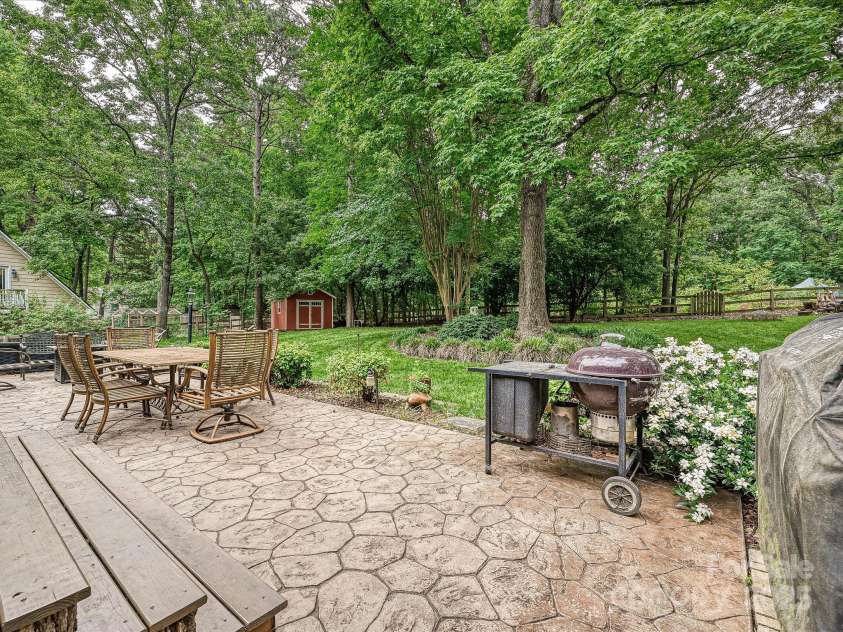 2911 Butter Churn Lane, Matthews, NC 28105.  MLS# CAR4260813, YatesRealty ID 15130. 