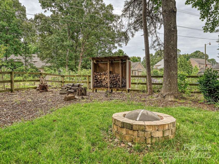 2911 Butter Churn Lane, Matthews, NC 28105.  MLS# CAR4260813, YatesRealty ID 15130. 