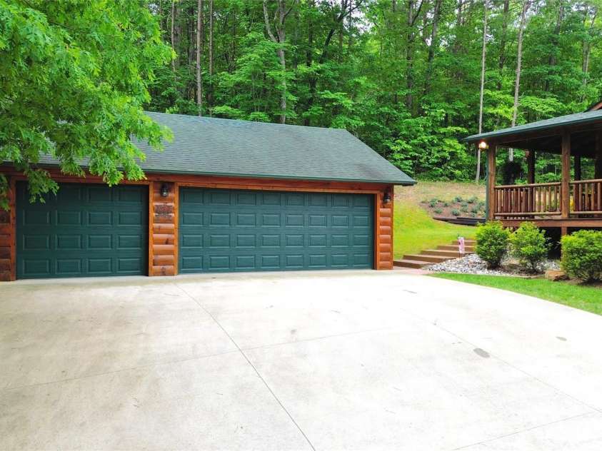 34 Waterfall Drive, Marion, NC 28752.  MLS# CAR4260031, YatesRealty ID 15131. 