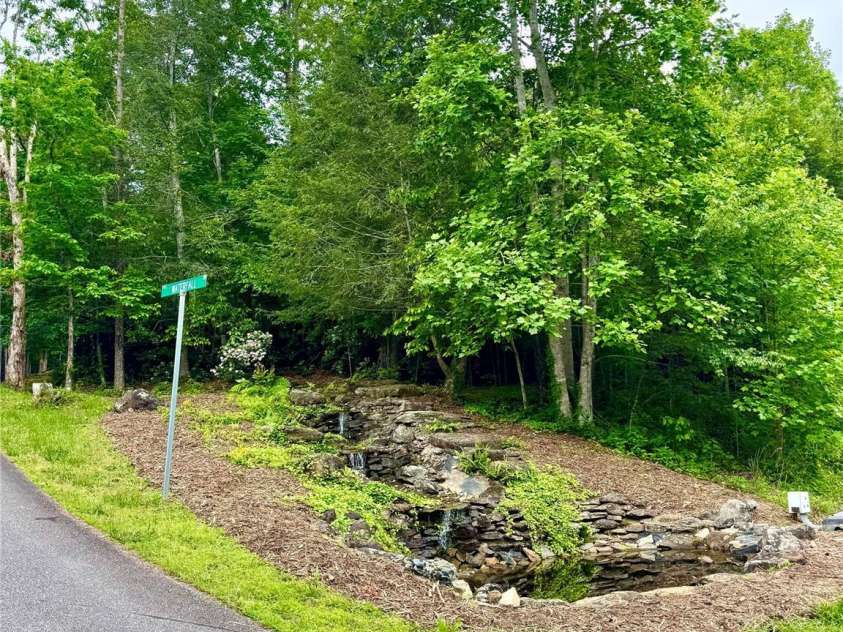 34 Waterfall Drive, Marion, NC 28752.  MLS# CAR4260031, YatesRealty ID 15131. 