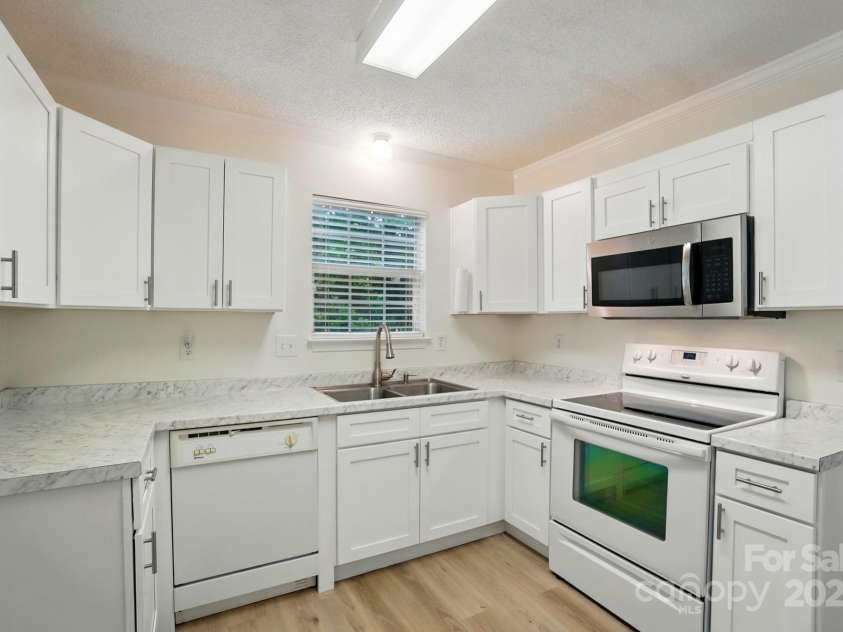 519 Jacobs Ridge, Fort Mill, SC 29715.  MLS# CAR4250605, YatesRealty ID 15132. 