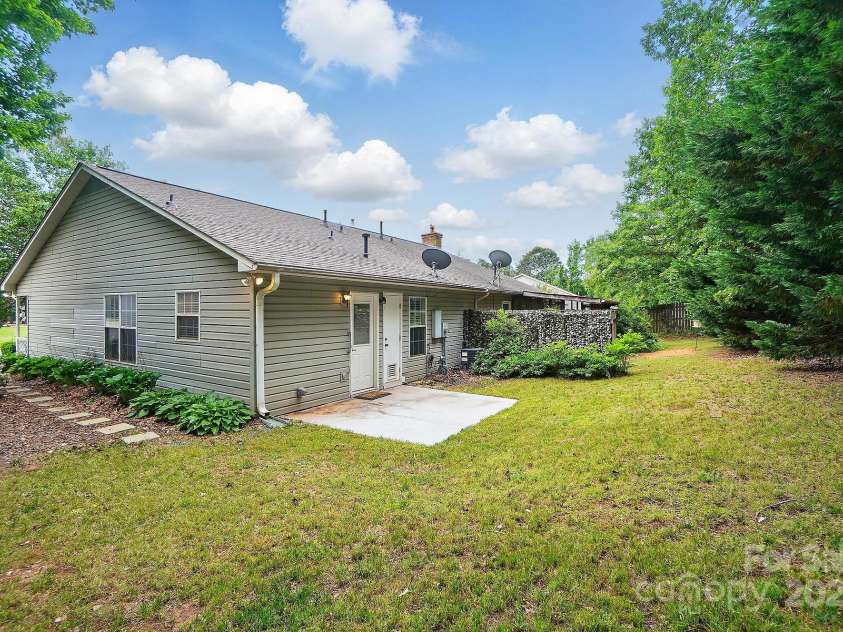 519 Jacobs Ridge, Fort Mill, SC 29715.  MLS# CAR4250605, YatesRealty ID 15132. 