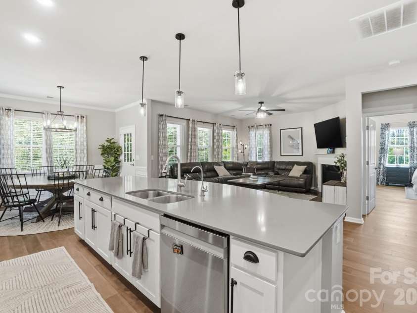 2102 Abundance Lane, Waxhaw, NC 28173.  MLS# CAR4366499, YatesRealty ID 15133. 