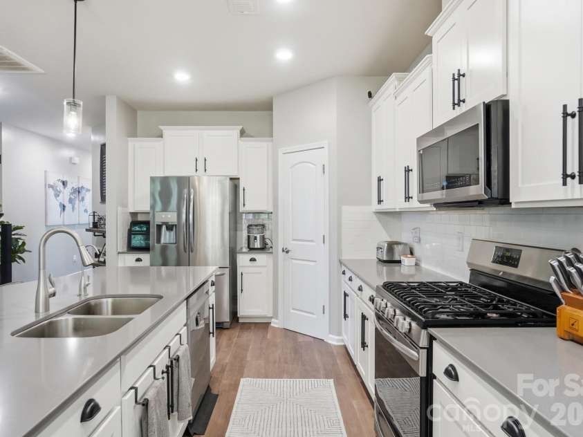 2102 Abundance Lane, Waxhaw, NC 28173.  MLS# CAR4366499, YatesRealty ID 15133. 