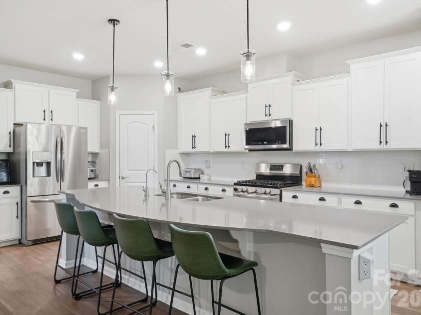 2102 Abundance Lane, Waxhaw, NC 28173.  MLS# CAR4366499, YatesRealty ID 15133. 