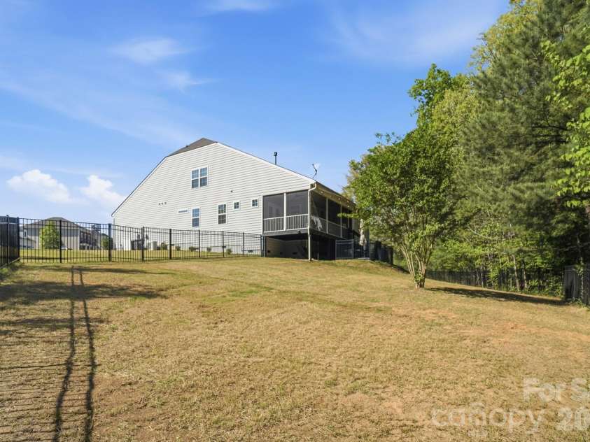 2102 Abundance Lane, Waxhaw, NC 28173.  MLS# CAR4366499, YatesRealty ID 15133. 
