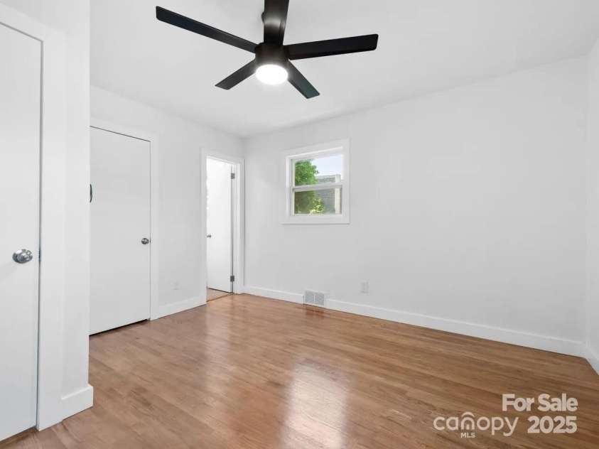 28 Pine Lane, Asheville, NC 28806.  MLS# CAR4317891, YatesRealty ID 15133. 