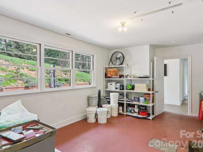80 Sunset Drive, Marshall, NC 28753.  MLS# CAR4362986, YatesRealty ID 15134. 