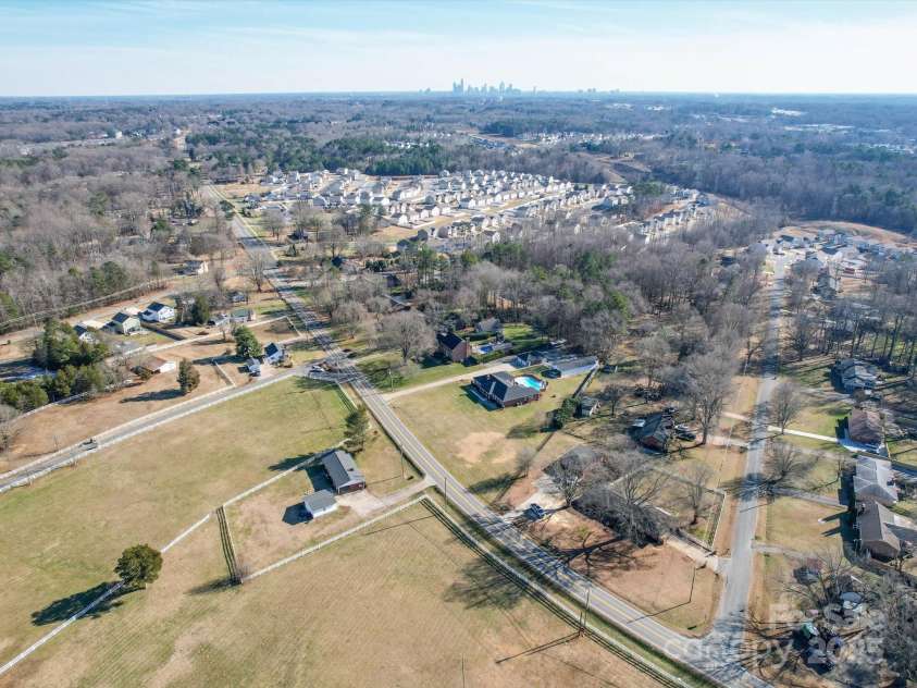 7169 Pleasant Grove Road, Charlotte, NC 28216.  MLS# CAR4214208, YatesRealty ID 15135. Close to center city Charlotte and the airport