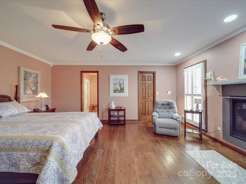 7169 Pleasant Grove Road, Charlotte, NC 28216.  MLS# CAR4214208, YatesRealty ID 15135. Primary Bedroom