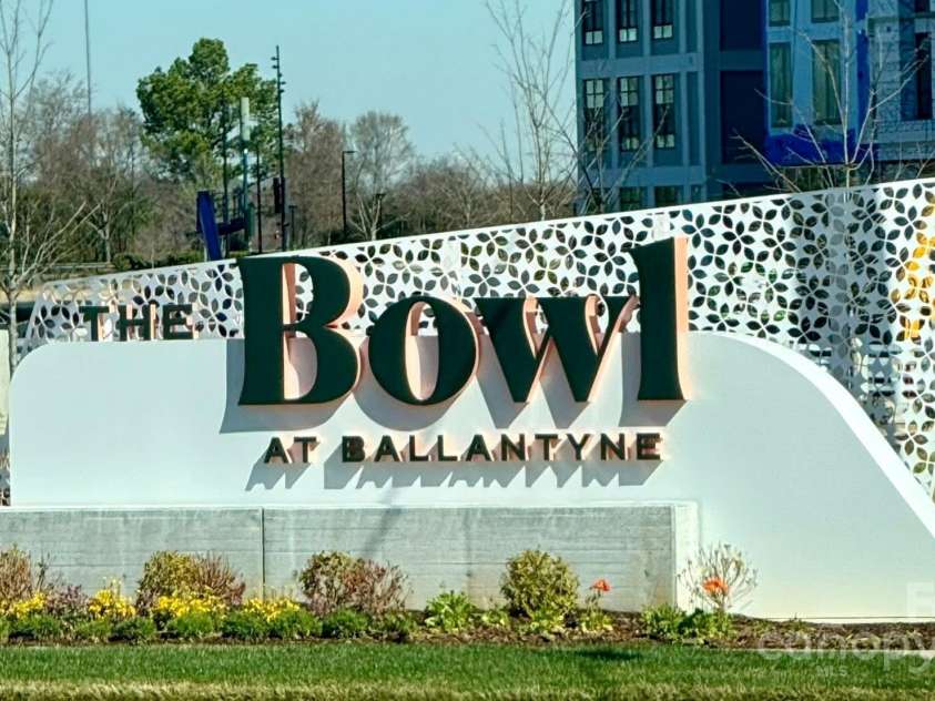 15332 Ballancroft Parkway, Charlotte, NC 28277.  MLS# CAR4227562, YatesRealty ID 15136. 