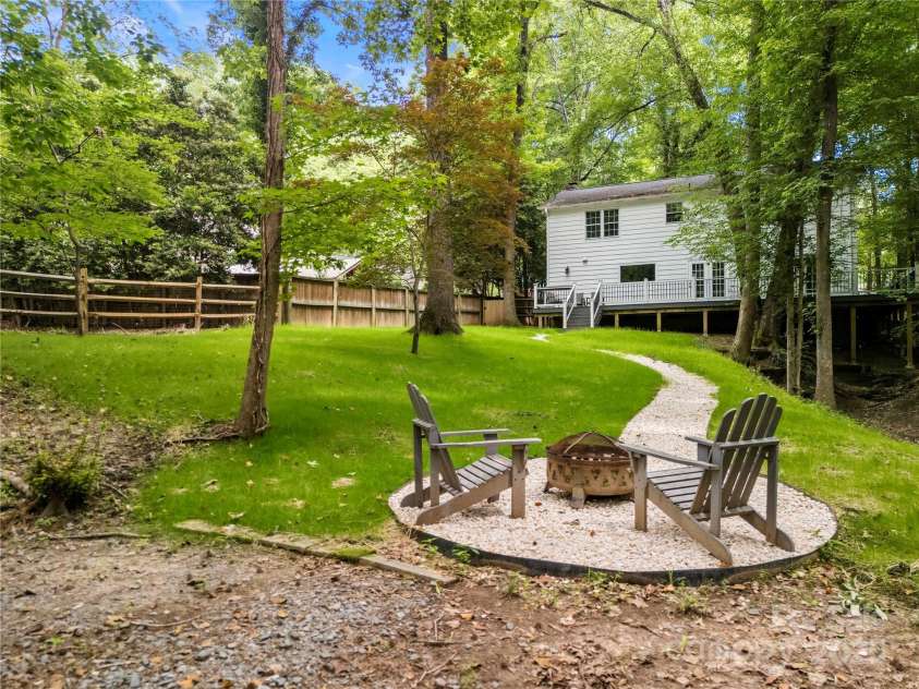 5016 Celeste Court, Charlotte, NC 28270.  MLS# CAR4261177, YatesRealty ID 15137. 