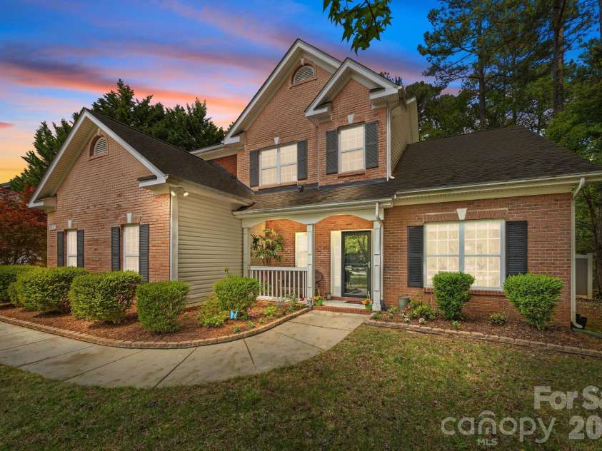 8821 Hambright Road, Huntersville, NC 28078.  MLS# CAR4356404, YatesRealty ID 15137. 