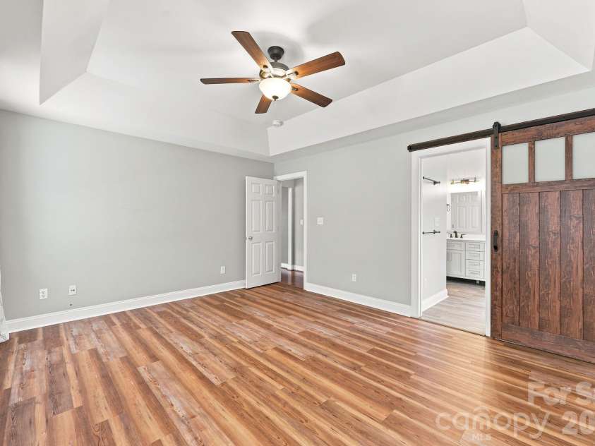 8821 Hambright Road, Huntersville, NC 28078.  MLS# CAR4356404, YatesRealty ID 15137. 