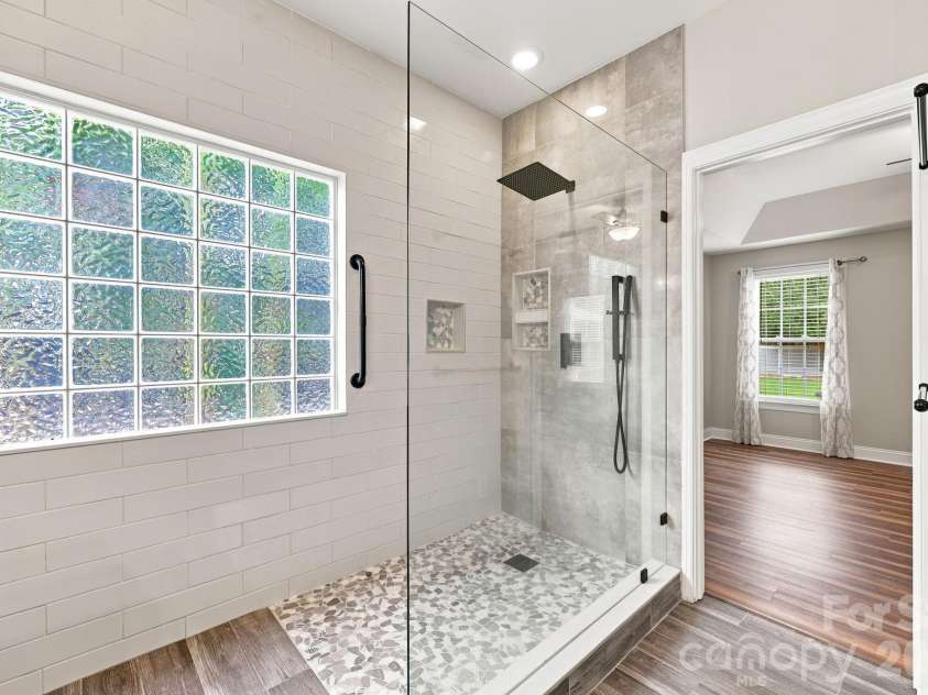 8821 Hambright Road, Huntersville, NC 28078.  MLS# CAR4356404, YatesRealty ID 15137. 