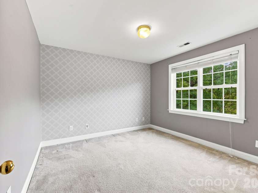 8821 Hambright Road, Huntersville, NC 28078.  MLS# CAR4356404, YatesRealty ID 15137. 