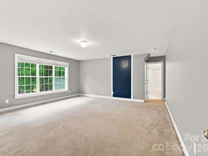 8821 Hambright Road, Huntersville, NC 28078.  MLS# CAR4356404, YatesRealty ID 15137. 
