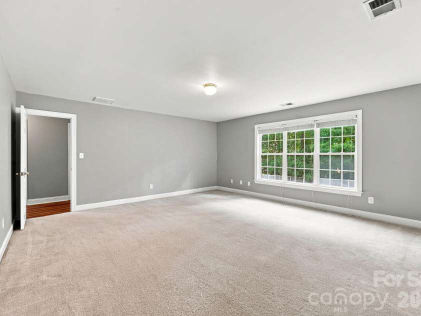 8821 Hambright Road, Huntersville, NC 28078.  MLS# CAR4356404, YatesRealty ID 15137. 