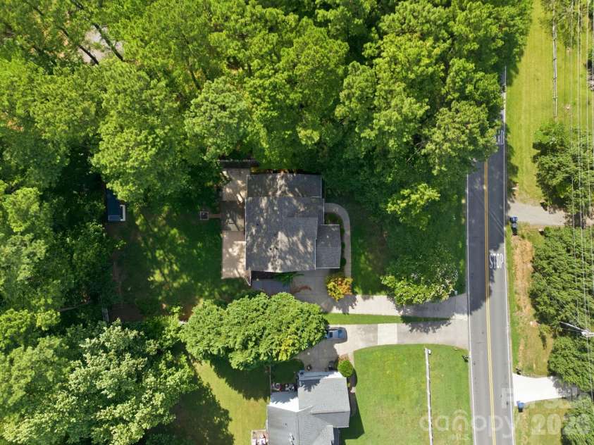 8821 Hambright Road, Huntersville, NC 28078.  MLS# CAR4356404, YatesRealty ID 15137. 