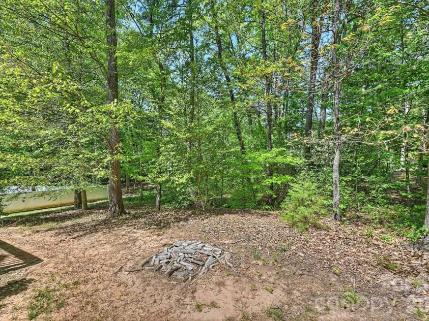 1135 Brookdale Lane, Stanley, NC 28164.  MLS# CAR4358032, YatesRealty ID 15138. 