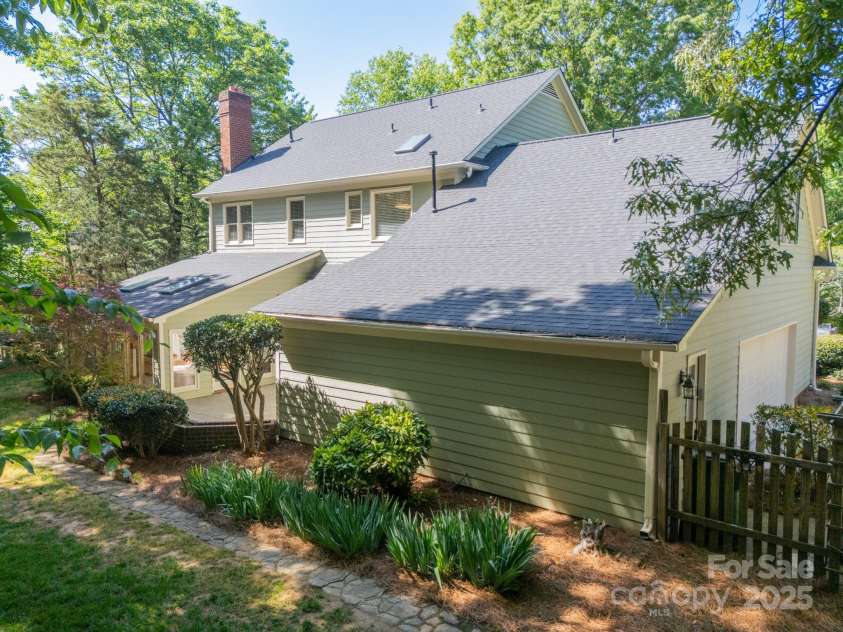 5232 Silchester Lane, Charlotte, NC 28215.  MLS# CAR4240756, YatesRealty ID 15138. Backyard
