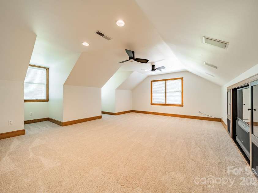 5232 Silchester Lane, Charlotte, NC 28215.  MLS# CAR4240756, YatesRealty ID 15138. Bonus Room above Garage
