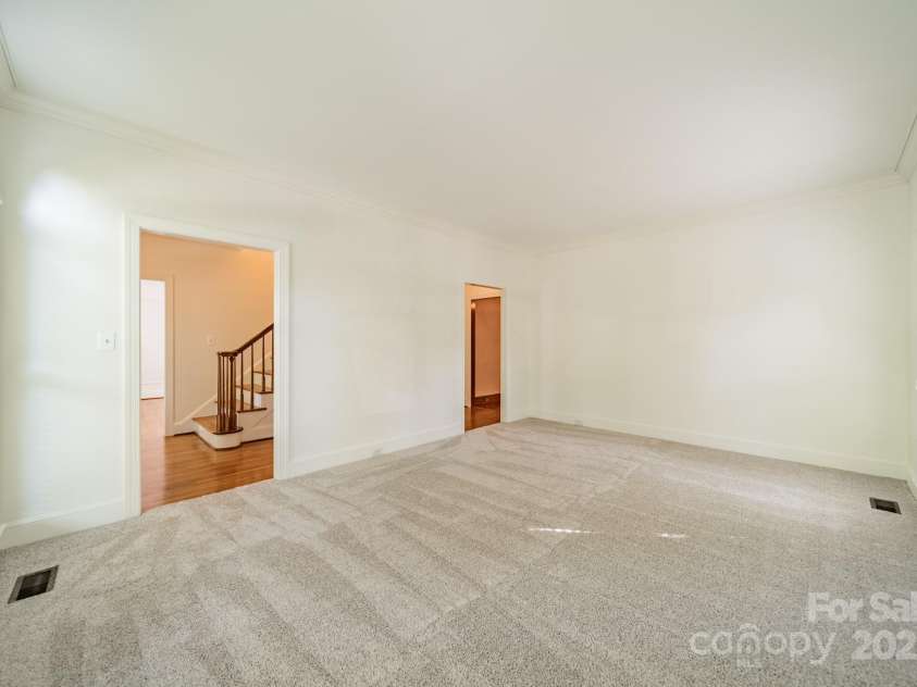 5232 Silchester Lane, Charlotte, NC 28215.  MLS# CAR4240756, YatesRealty ID 15138. Living Room