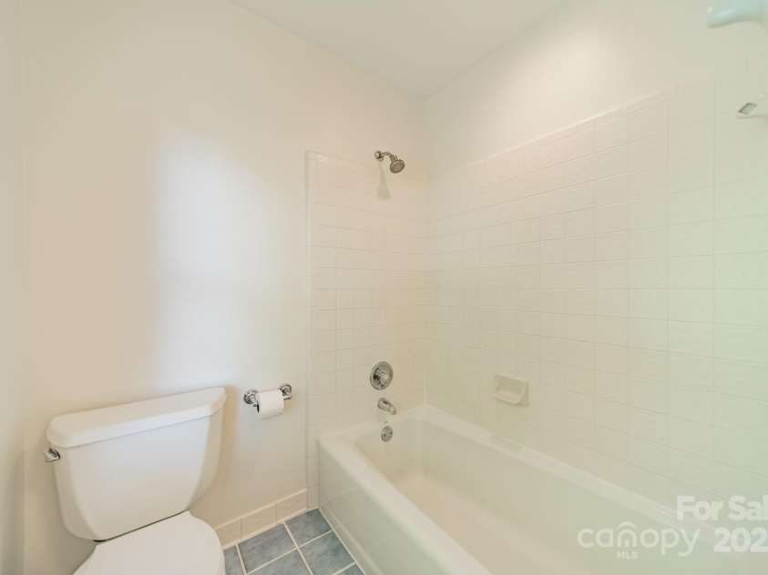 5232 Silchester Lane, Charlotte, NC 28215.  MLS# CAR4240756, YatesRealty ID 15138. Main Bathroom