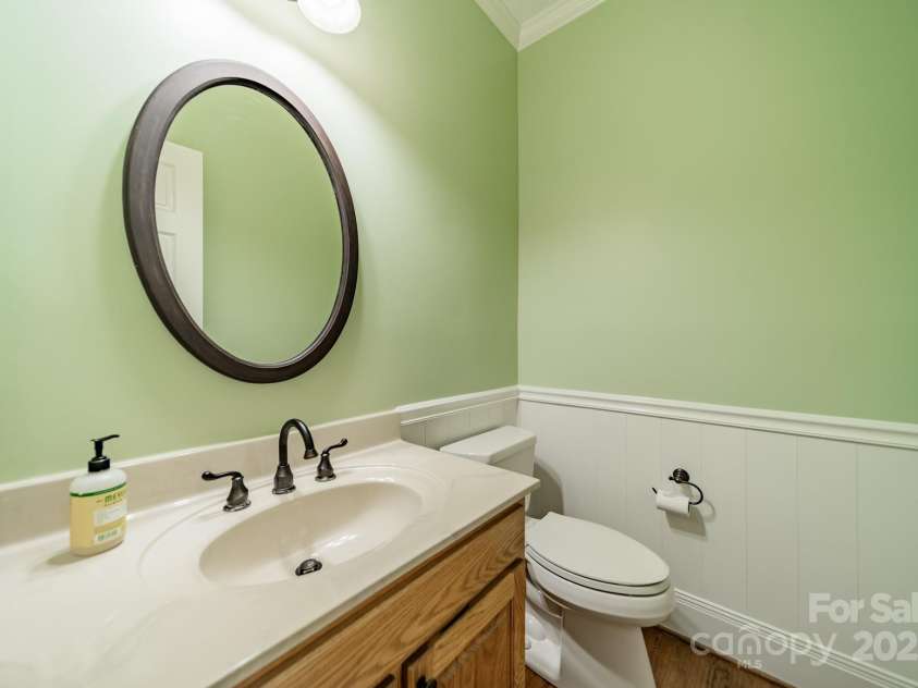 5232 Silchester Lane, Charlotte, NC 28215.  MLS# CAR4240756, YatesRealty ID 15138. Main Level Half Bath