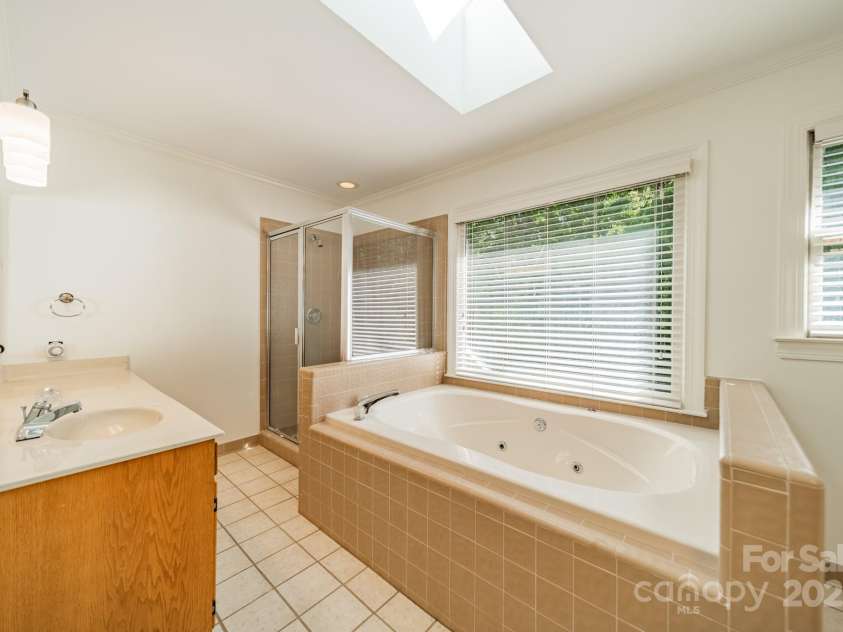 5232 Silchester Lane, Charlotte, NC 28215.  MLS# CAR4240756, YatesRealty ID 15138. Owner's Retreat Ensuite