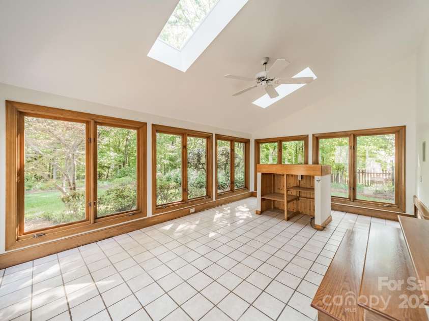 5232 Silchester Lane, Charlotte, NC 28215.  MLS# CAR4240756, YatesRealty ID 15138. Sunroom