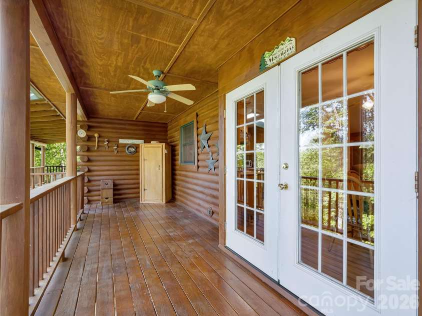 212 Glen Echo Circle, Saluda, NC 28773.  MLS# CAR4369603, YatesRealty ID 15139. 