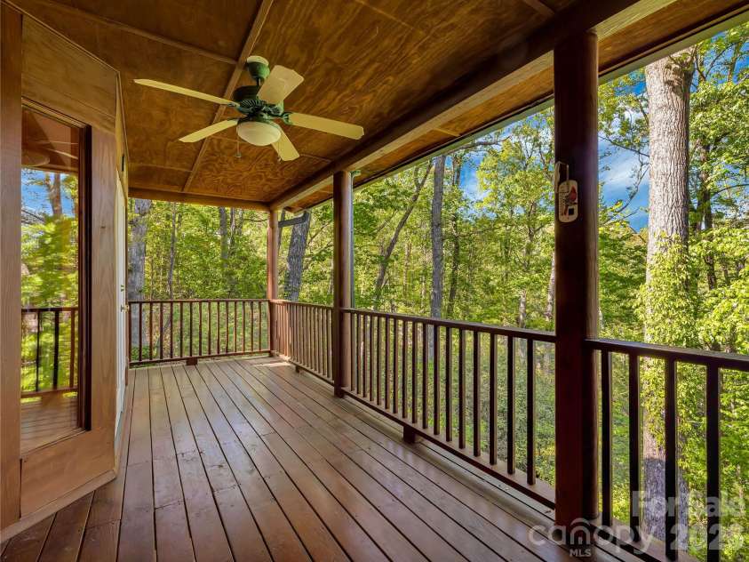 212 Glen Echo Circle, Saluda, NC 28773.  MLS# CAR4369603, YatesRealty ID 15139. 