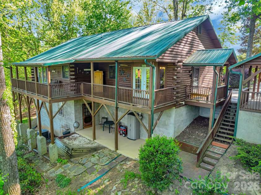 212 Glen Echo Circle, Saluda, NC 28773.  MLS# CAR4369603, YatesRealty ID 15139. 