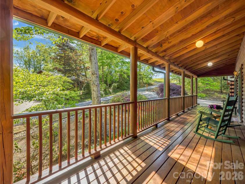 212 Glen Echo Circle, Saluda, NC 28773.  MLS# CAR4369603, YatesRealty ID 15139. 