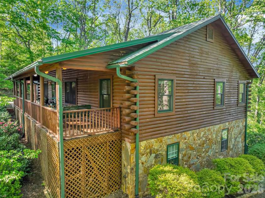 212 Glen Echo Circle, Saluda, NC 28773.  MLS# CAR4369603, YatesRealty ID 15139. 