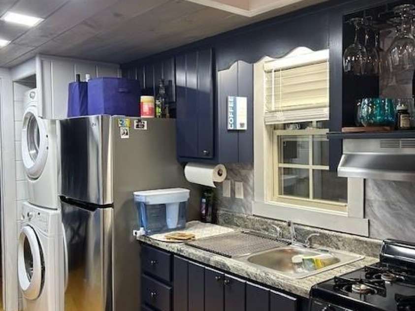 623 Overlook Drive, Spruce Pine, NC 28777.  MLS# CAR4263379, YatesRealty ID 15139. 