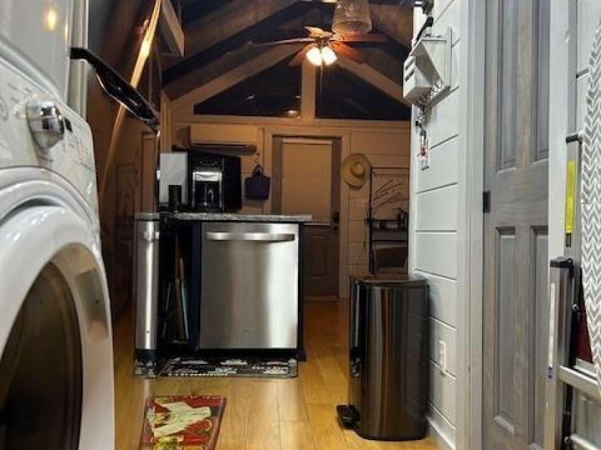 623 Overlook Drive, Spruce Pine, NC 28777.  MLS# CAR4263379, YatesRealty ID 15139. 