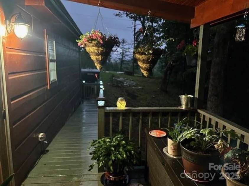 623 Overlook Drive, Spruce Pine, NC 28777.  MLS# CAR4263379, YatesRealty ID 15139. 