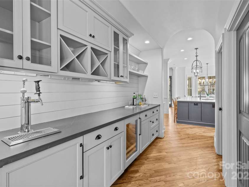 228 Heathwood Road, Charlotte, NC 28211.  MLS# CAR4209014, YatesRealty ID 1514. 