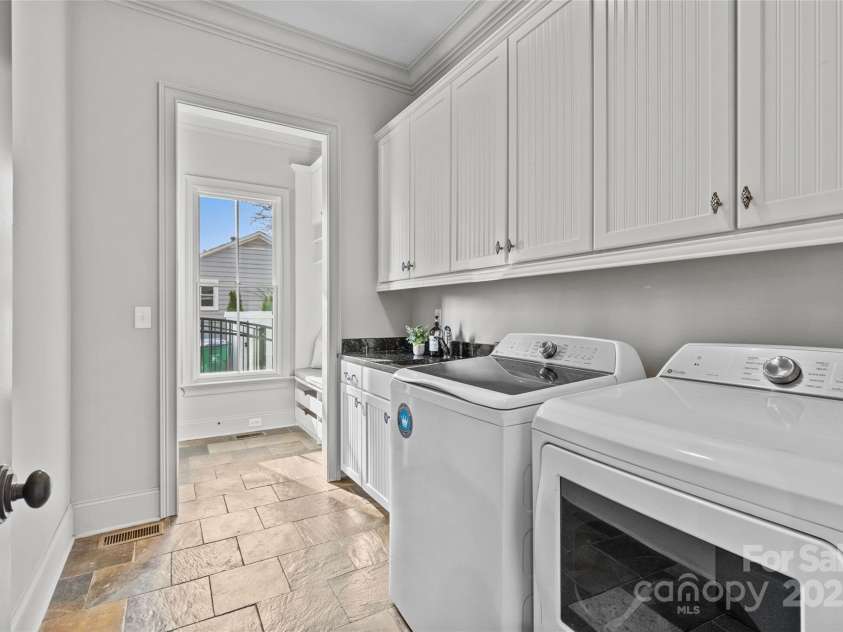 228 Heathwood Road, Charlotte, NC 28211.  MLS# CAR4209014, YatesRealty ID 1514. 