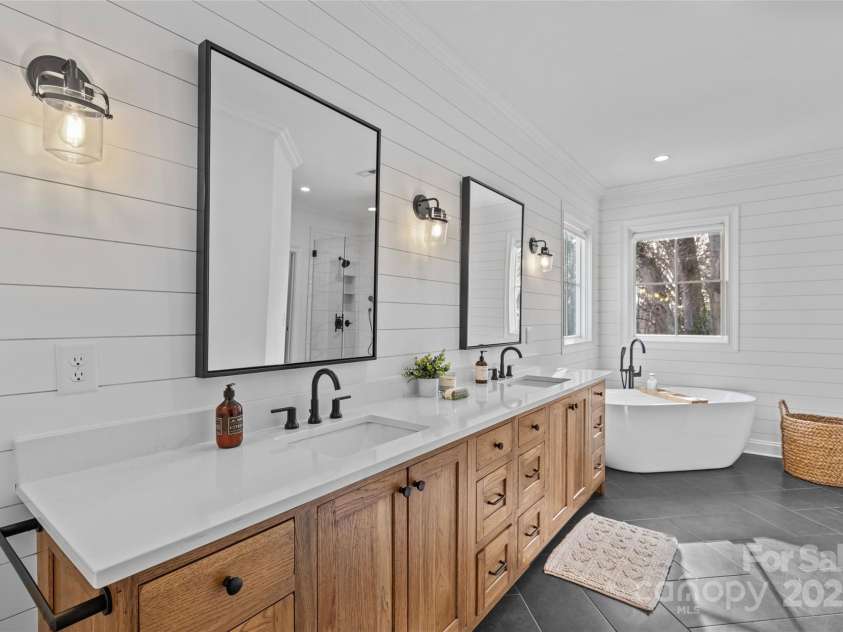 228 Heathwood Road, Charlotte, NC 28211.  MLS# CAR4209014, YatesRealty ID 1514. 