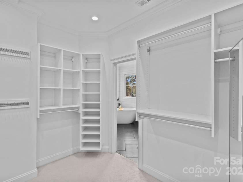 228 Heathwood Road, Charlotte, NC 28211.  MLS# CAR4209014, YatesRealty ID 1514. 