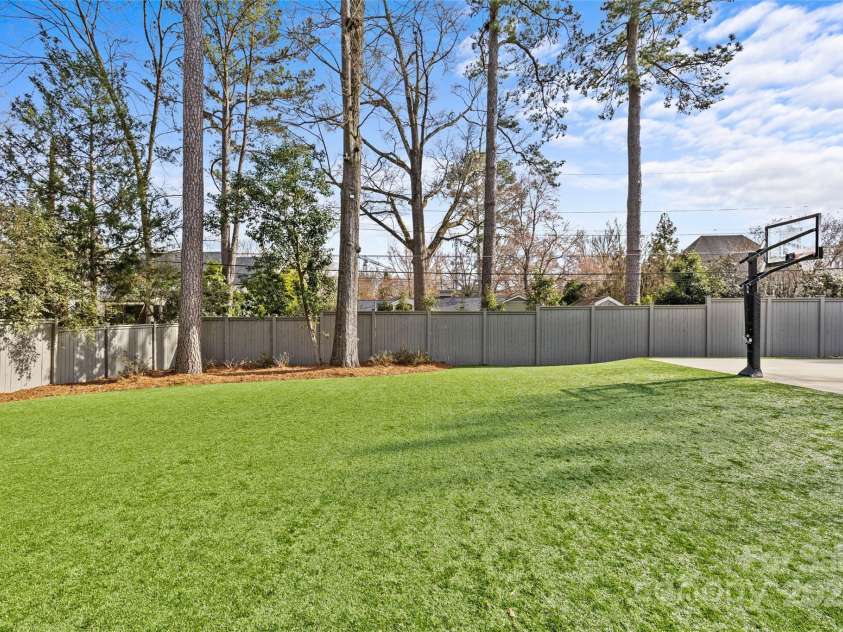 228 Heathwood Road, Charlotte, NC 28211.  MLS# CAR4209014, YatesRealty ID 1514. 