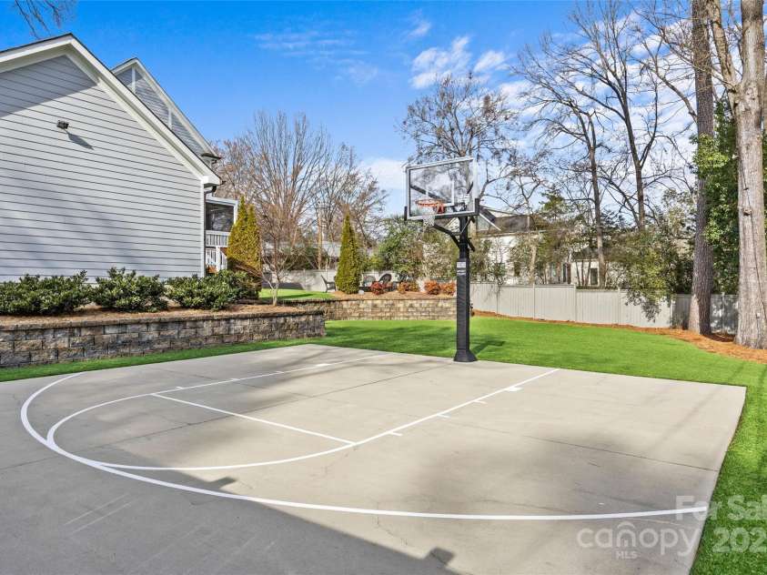 228 Heathwood Road, Charlotte, NC 28211.  MLS# CAR4209014, YatesRealty ID 1514. 